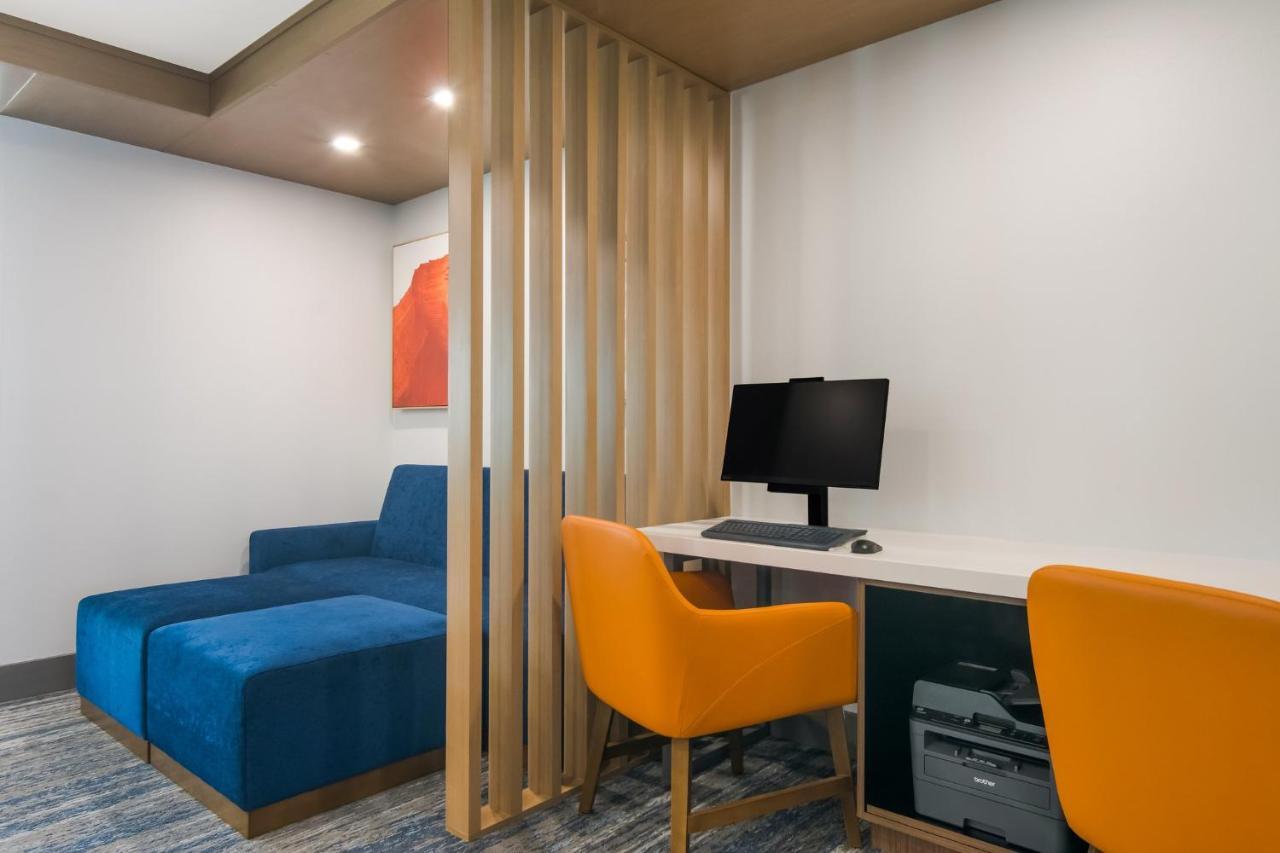 Holiday Inn Express & Suites - Springdale - Fayetteville Area Екстериор снимка