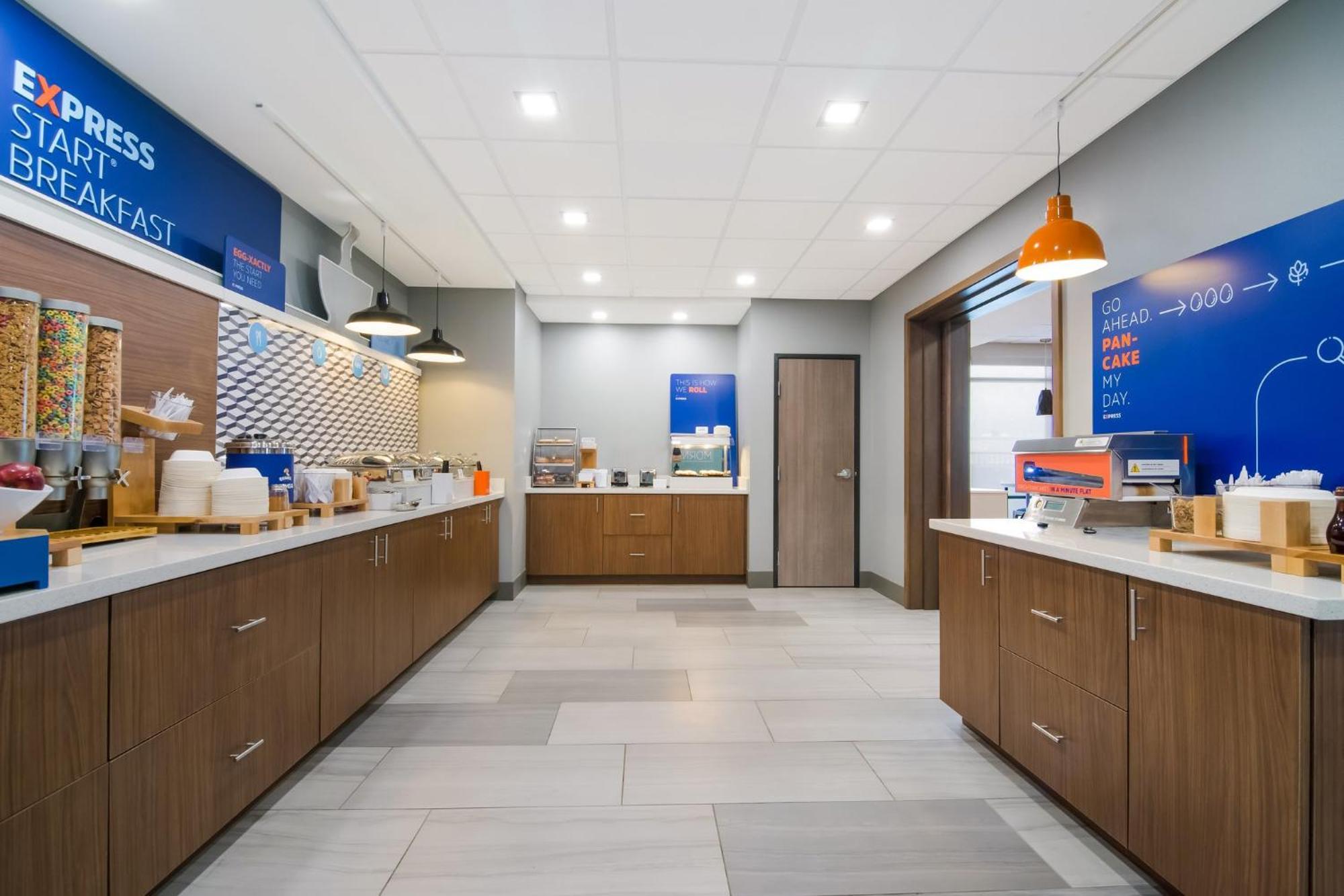 Holiday Inn Express & Suites - Springdale - Fayetteville Area Екстериор снимка